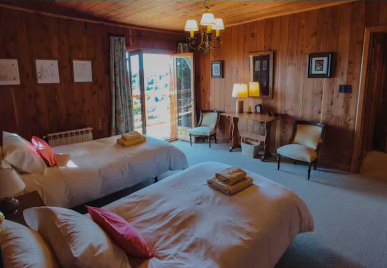 House in San Carlos de Bariloche - Beautiful house in Llao Llao Bariloche for 12 guests