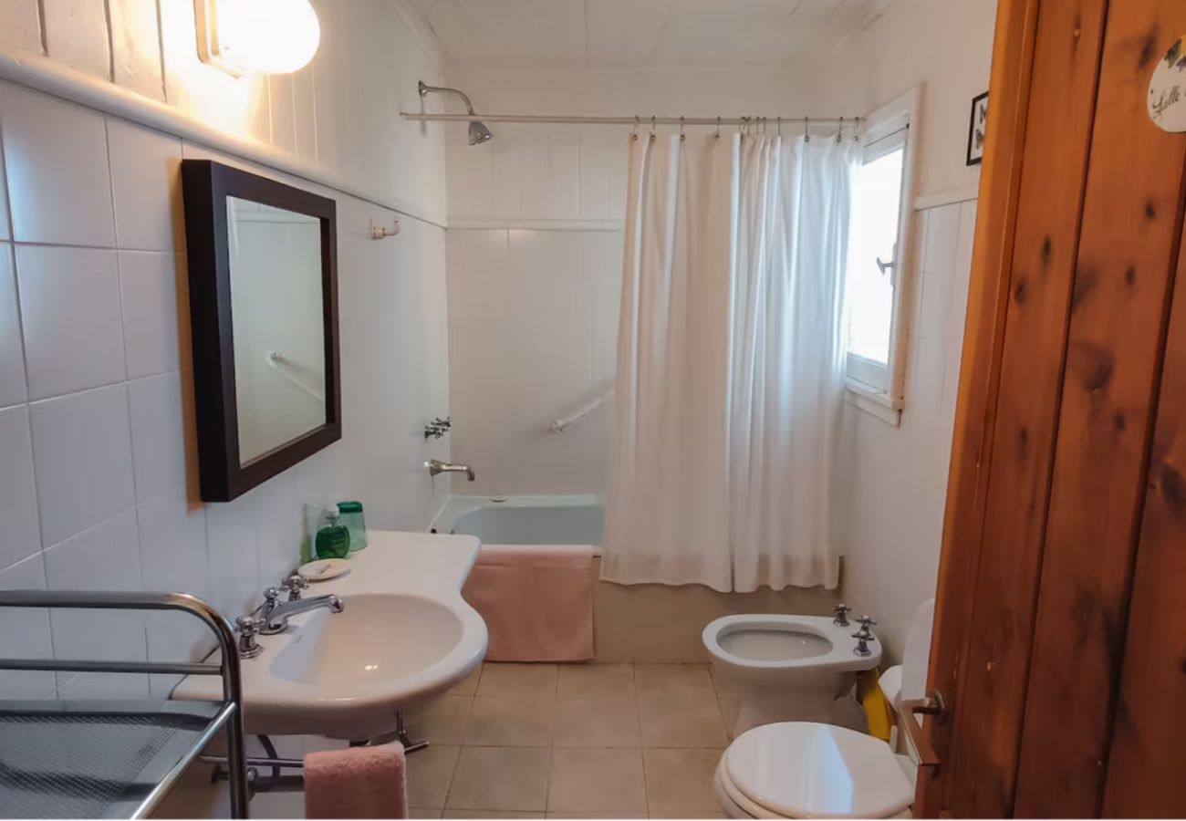 House in San Carlos de Bariloche - Beautiful house in Llao Llao Bariloche for 12 guests