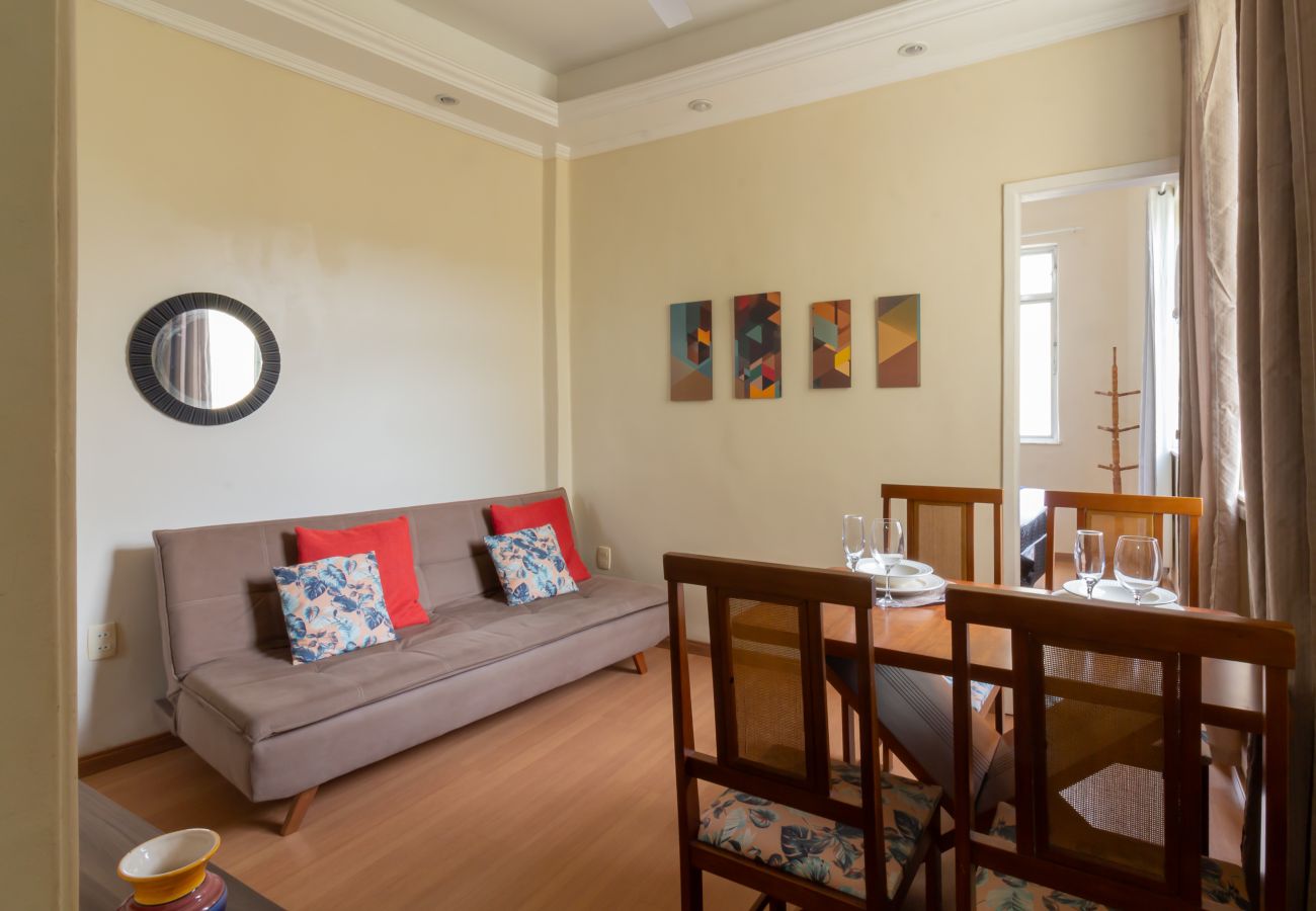 Apartment in Rio de Janeiro - 8 minutes from Copacabana beach | BR1010