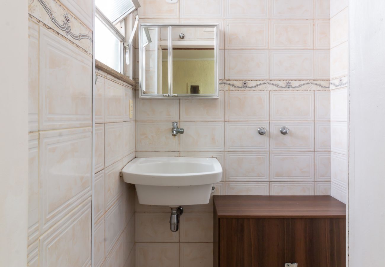 Apartment in Rio de Janeiro - 8 minutes from Copacabana beach | BR1010