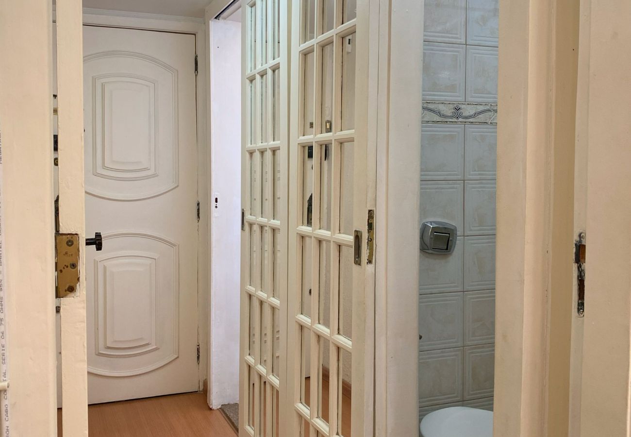 Apartment in Rio de Janeiro - 8 minutes from Copacabana beach | BR1010