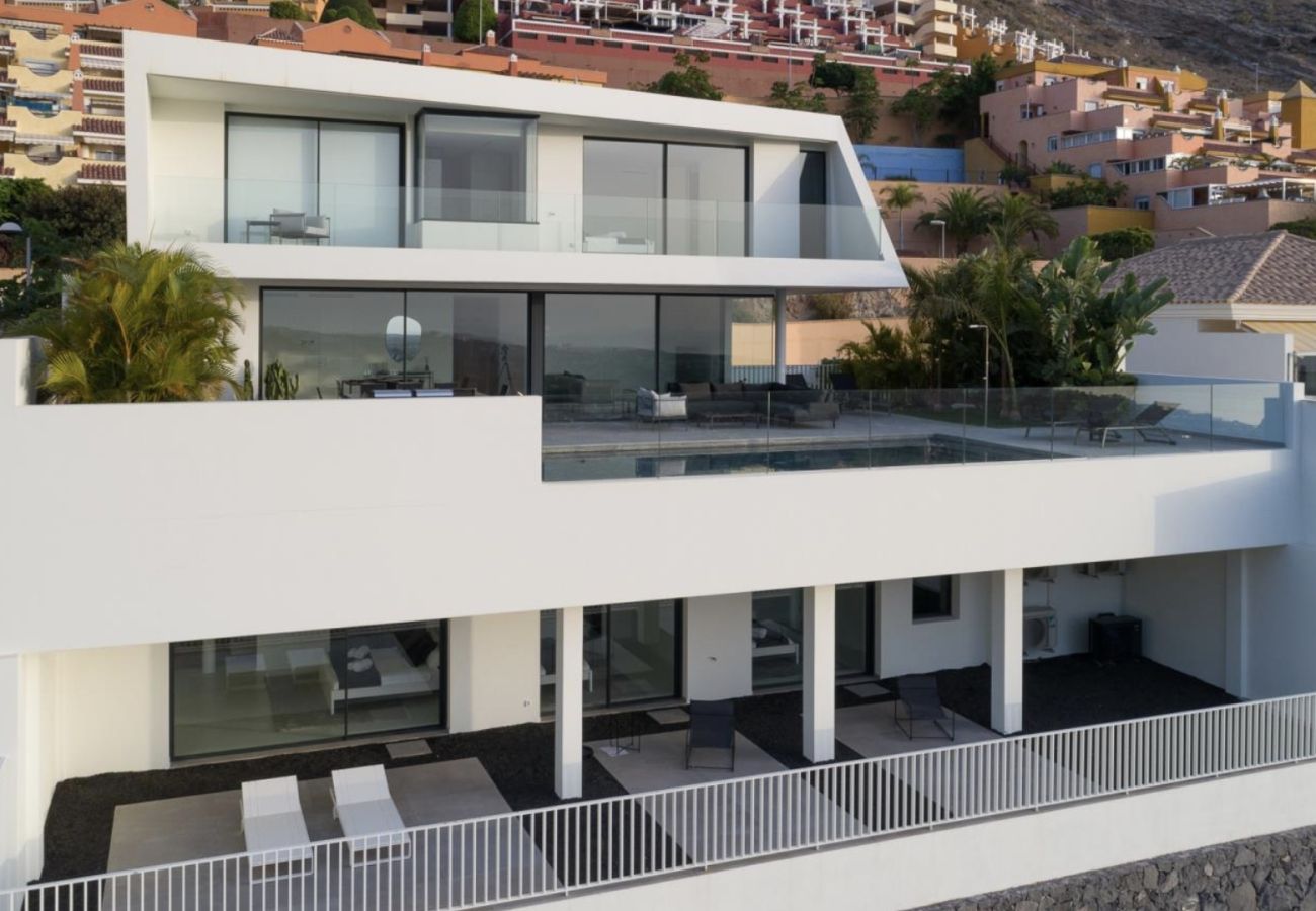 Villa in Adeje - Villa Under the Atlantic Sun
