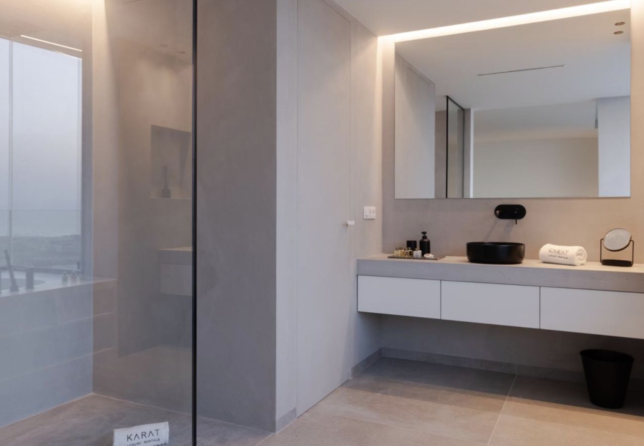 Villa in Adeje - Villa Under the Atlantic Sun