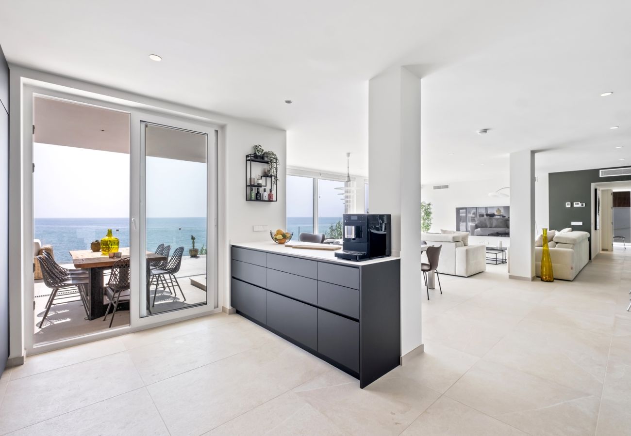 Villa in Torreguadiaro - The Ivory Escape