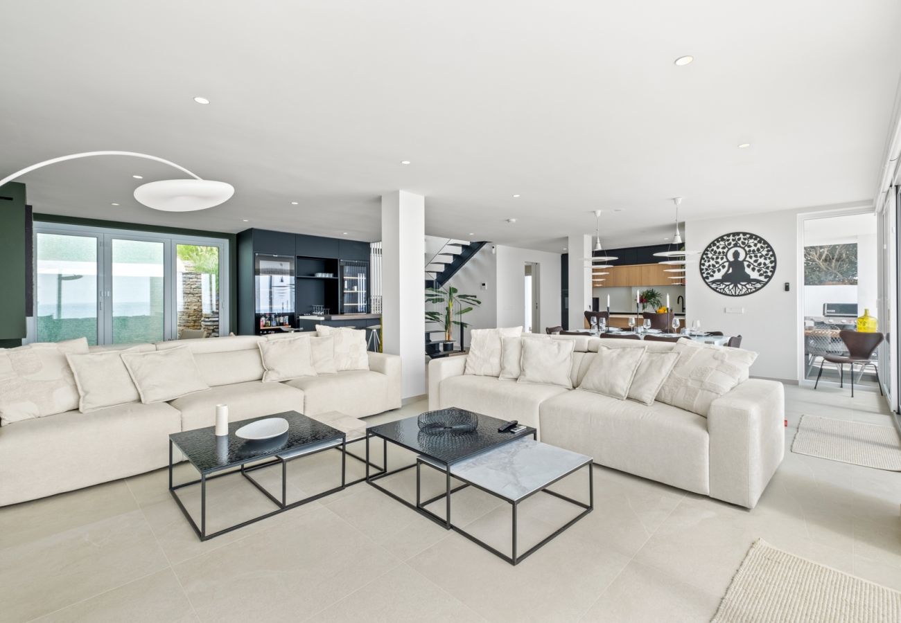 Villa in Torreguadiaro - The Ivory Escape