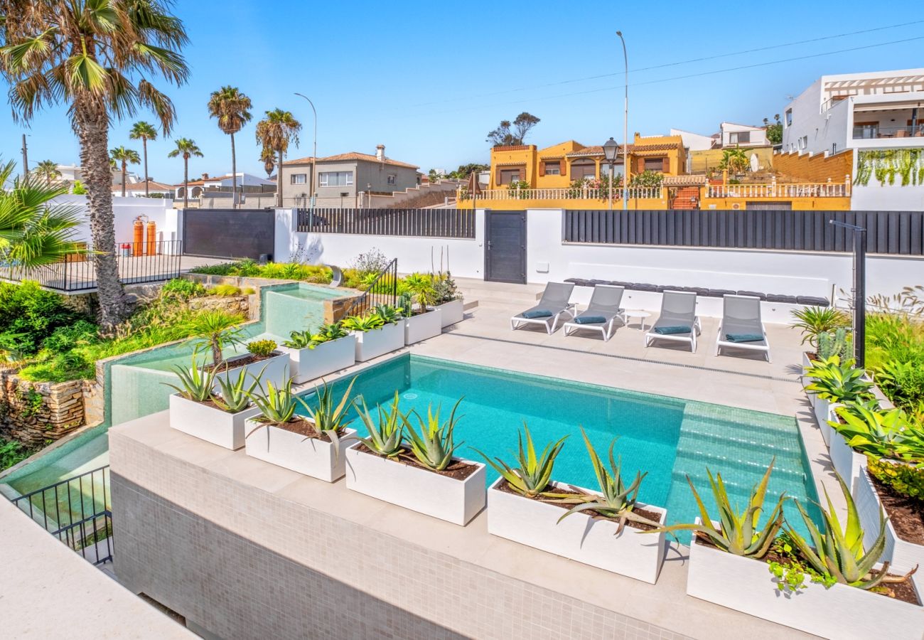 Villa in Torreguadiaro - The Ivory Escape