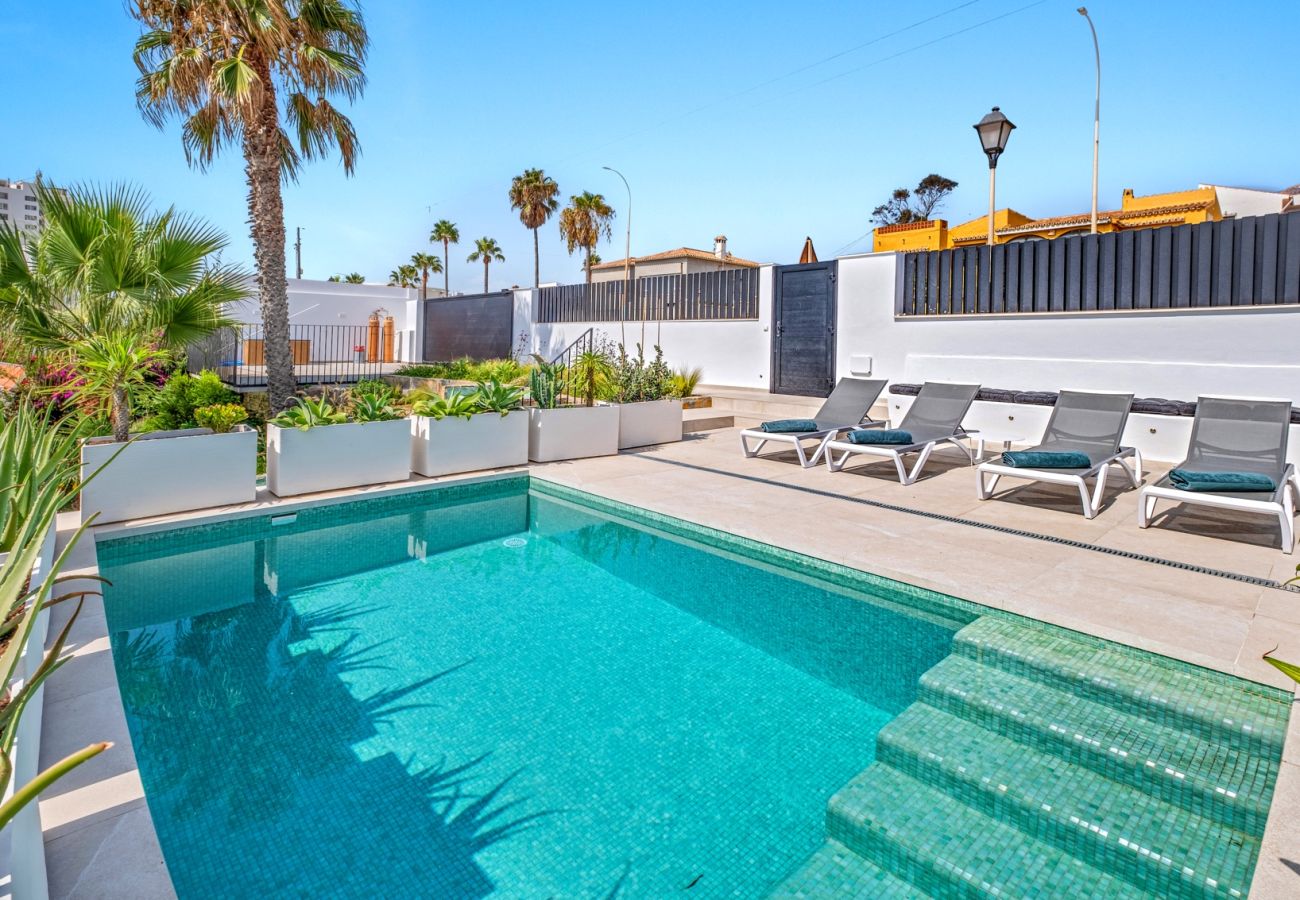 Villa in Torreguadiaro - The Ivory Escape