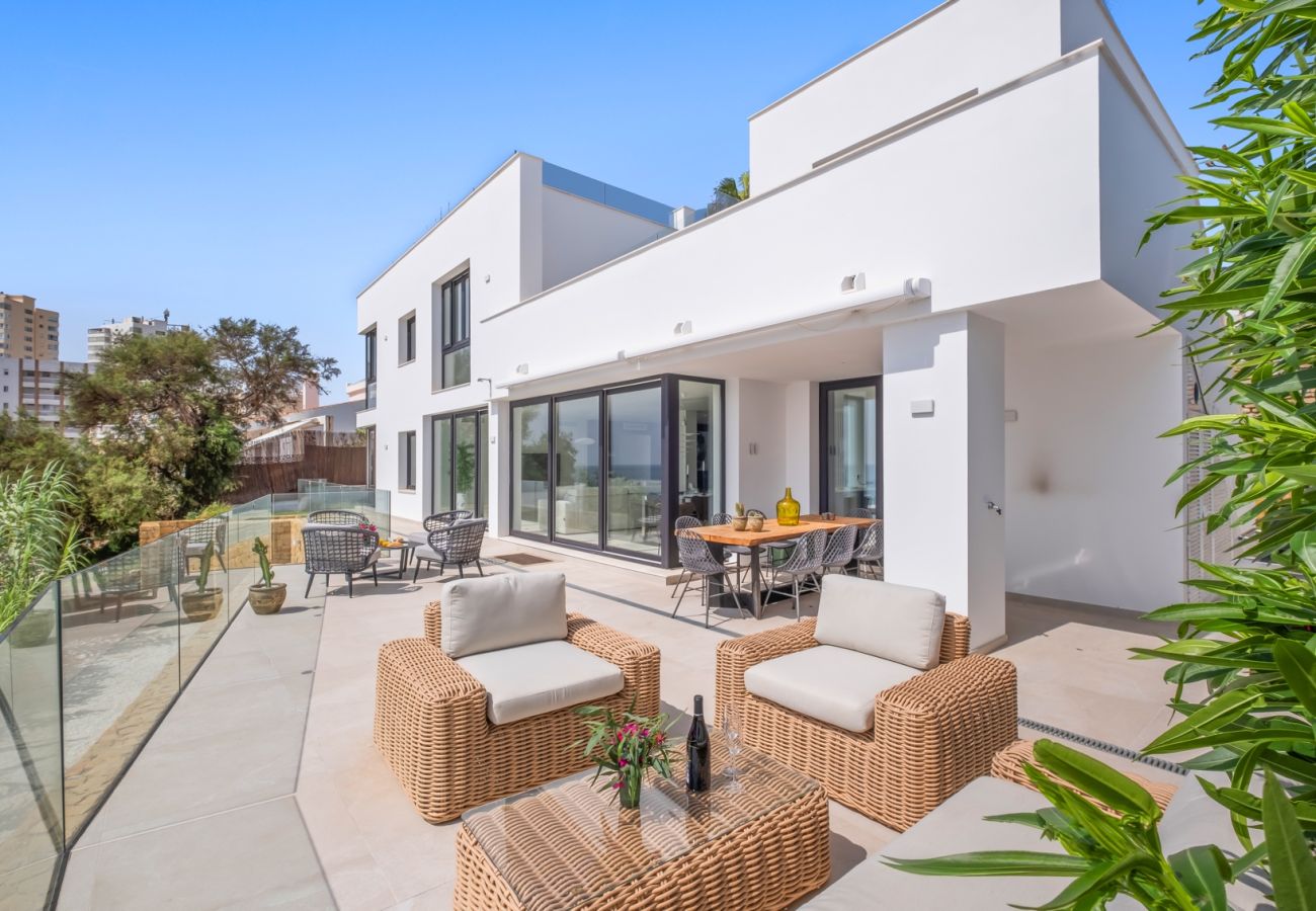 Villa in Torreguadiaro - The Ivory Escape