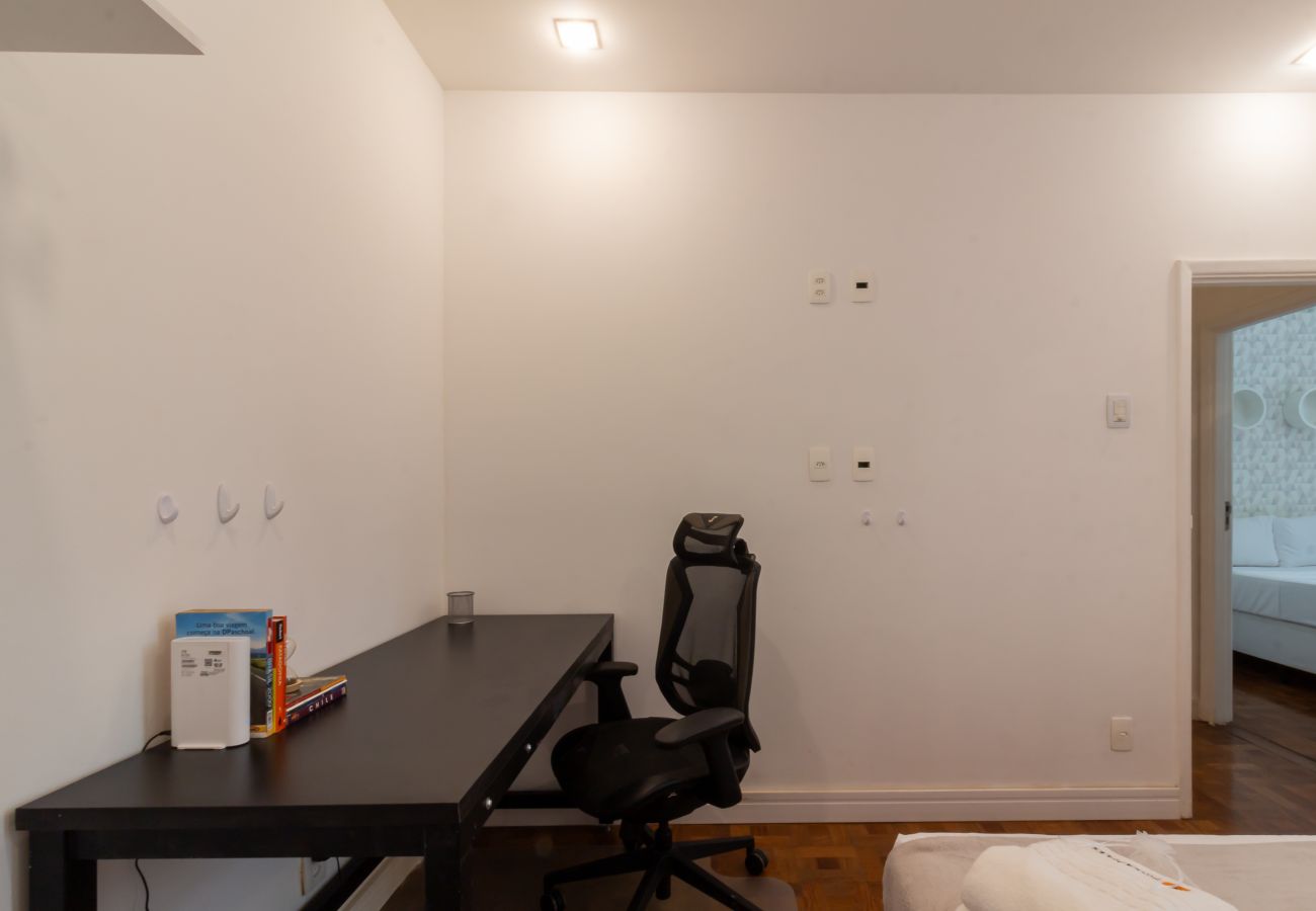 Apartment in Rio de Janeiro - 2 minutes from Copacabana Beach | D302