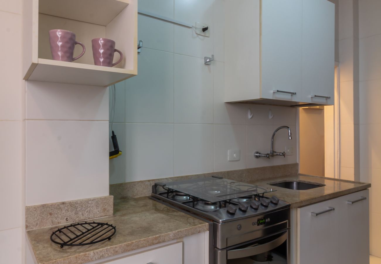 Apartment in Rio de Janeiro - 2 minutes from Copacabana Beach | D302