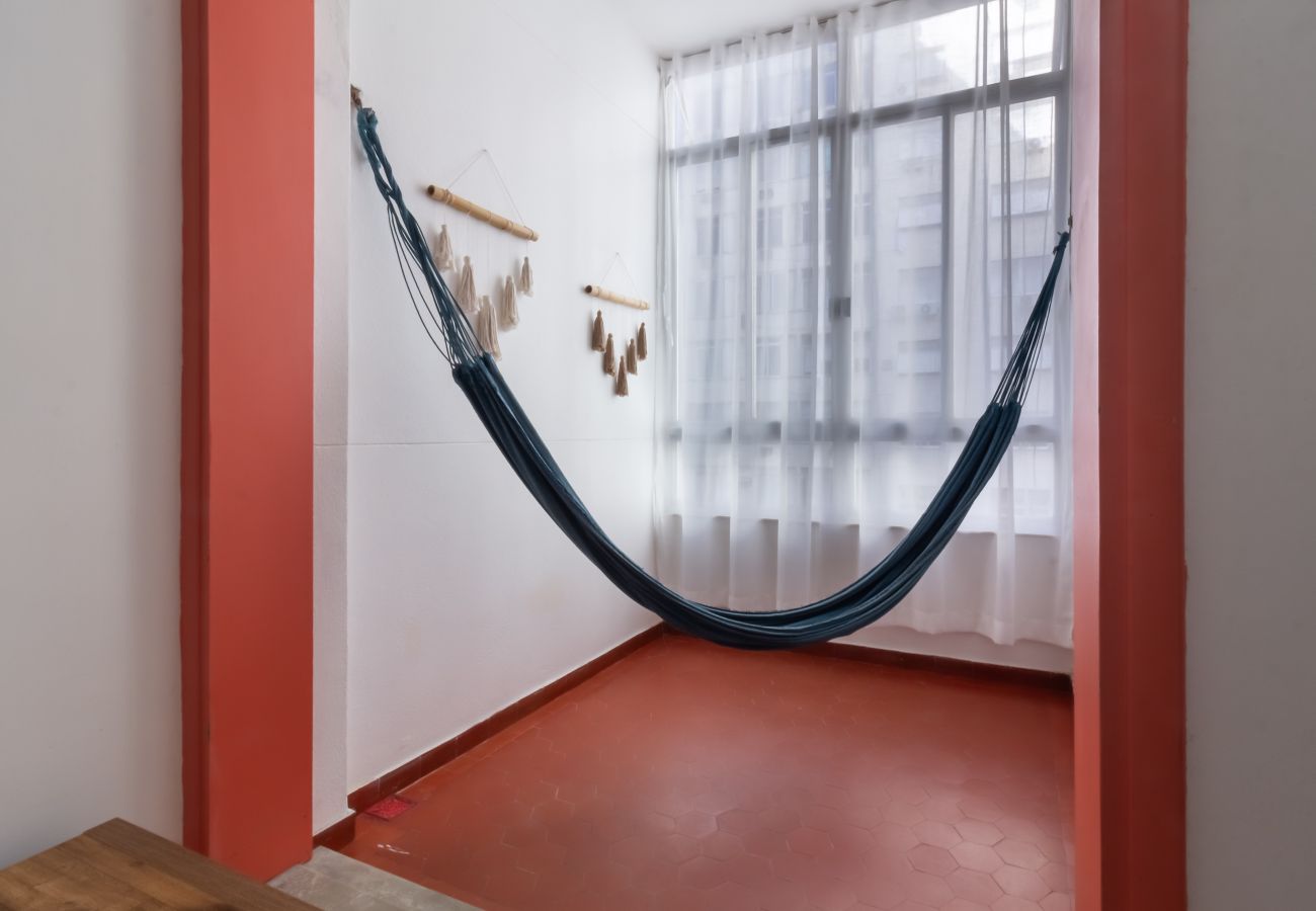 Apartment in Rio de Janeiro - 7 minutes from Copacabana Beach | BR402