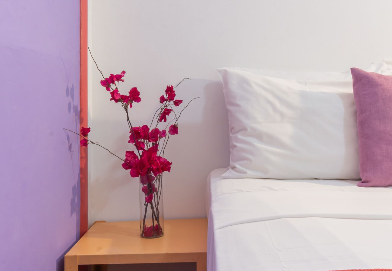 Apartment in Rio de Janeiro - 7 minutes from Copacabana Beach | BR402