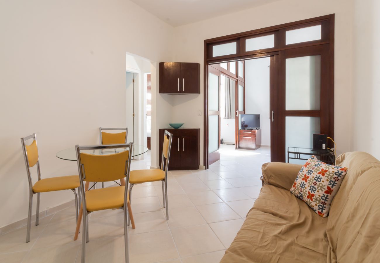 Apartment in Rio de Janeiro - 5 minutes from Copacabana beach | NSC906