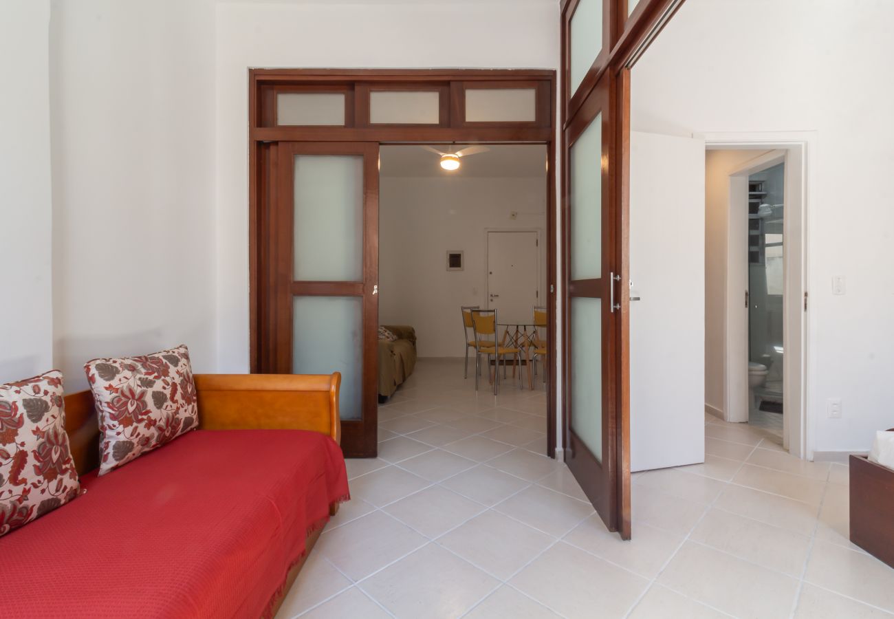 Apartment in Rio de Janeiro - 5 minutes from Copacabana beach | NSC906