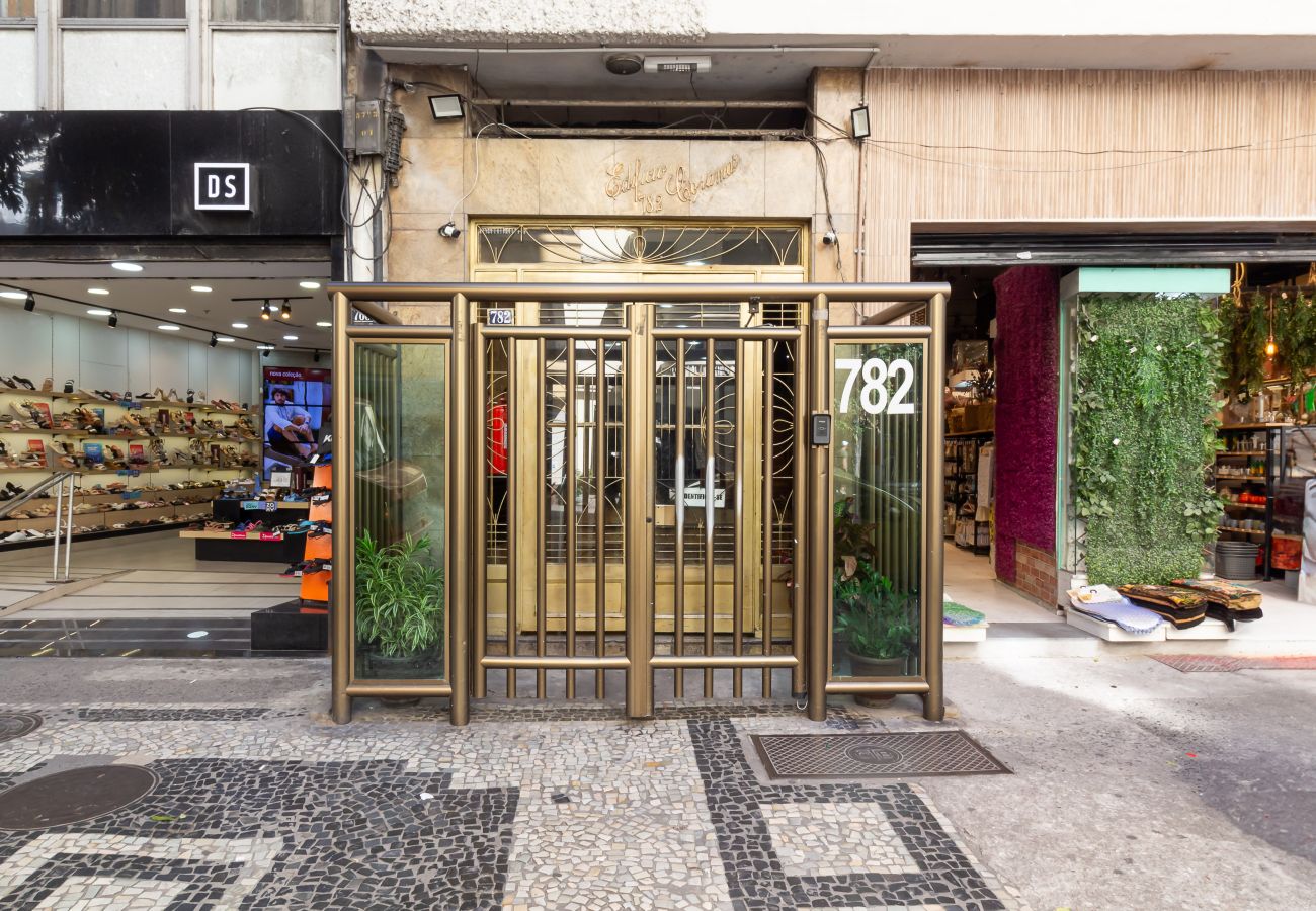 Apartment in Rio de Janeiro - 5 minutes from Copacabana beach | NSC906