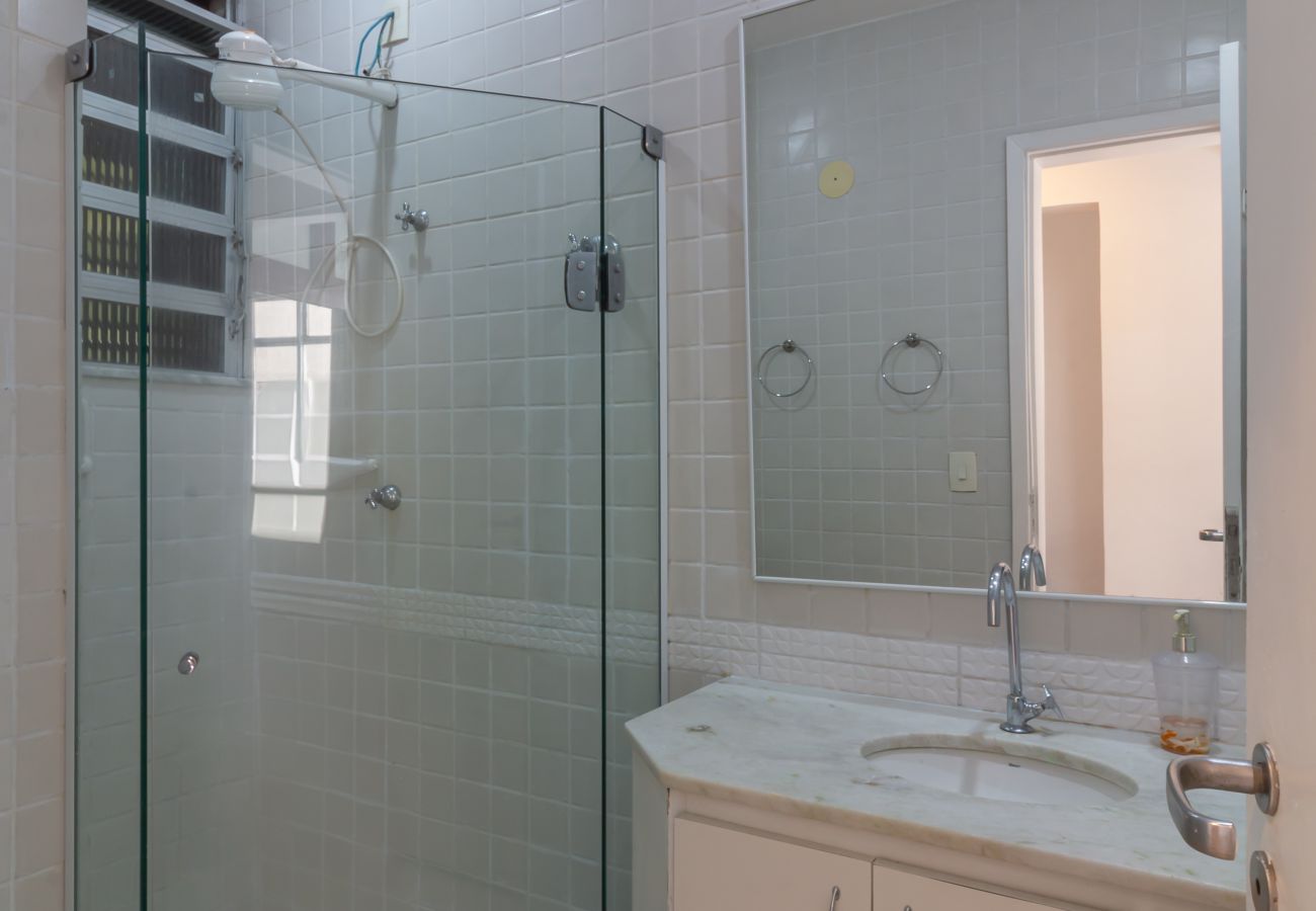 Apartment in Rio de Janeiro - 5 minutes from Copacabana beach | NSC906