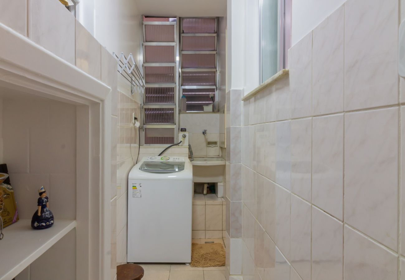 Apartment in Rio de Janeiro - Copacabana Refuge Near the Beach | I801