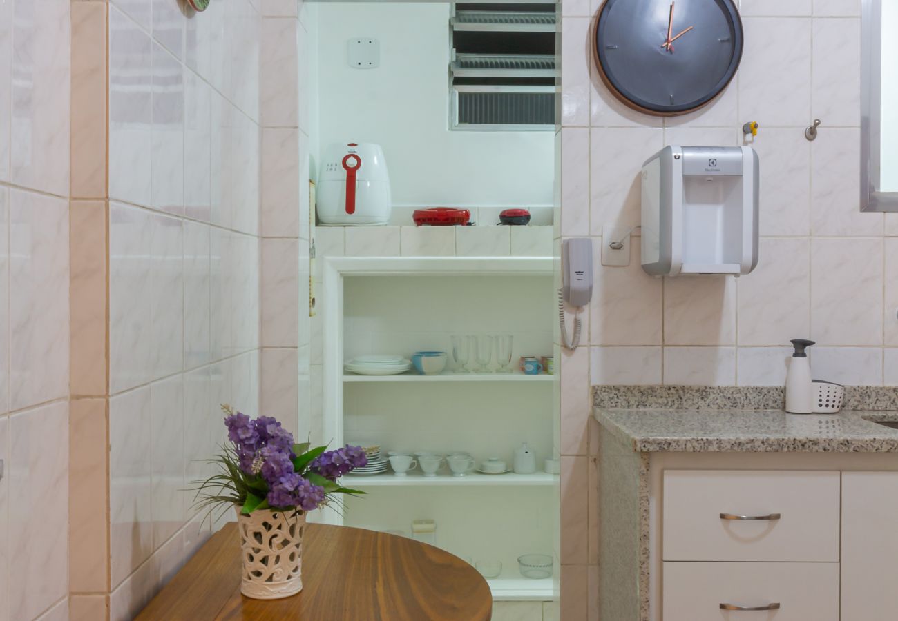 Apartment in Rio de Janeiro - Copacabana Refuge Near the Beach | I801