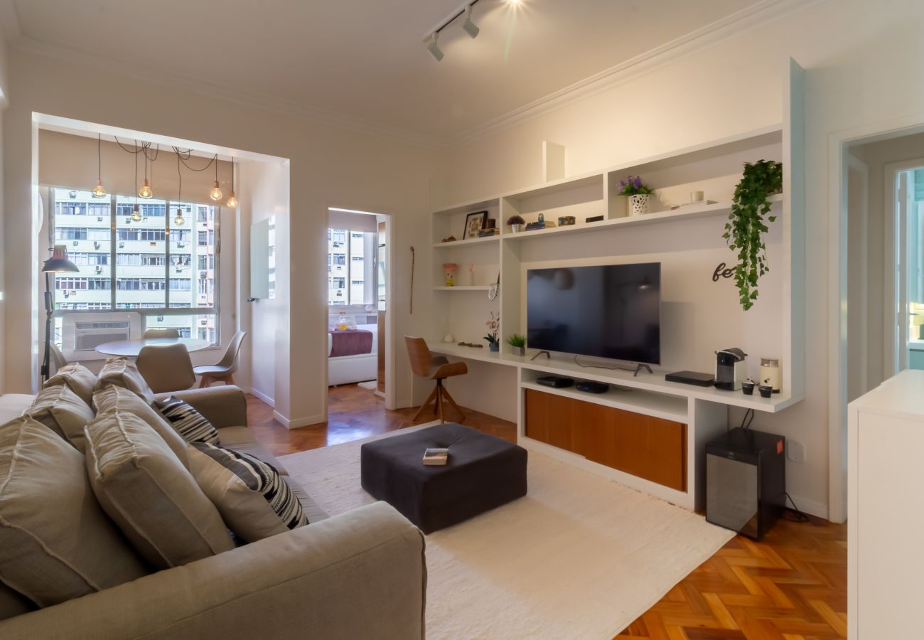 Apartment in Rio de Janeiro - Copacabana Refuge Near the Beach | I801
