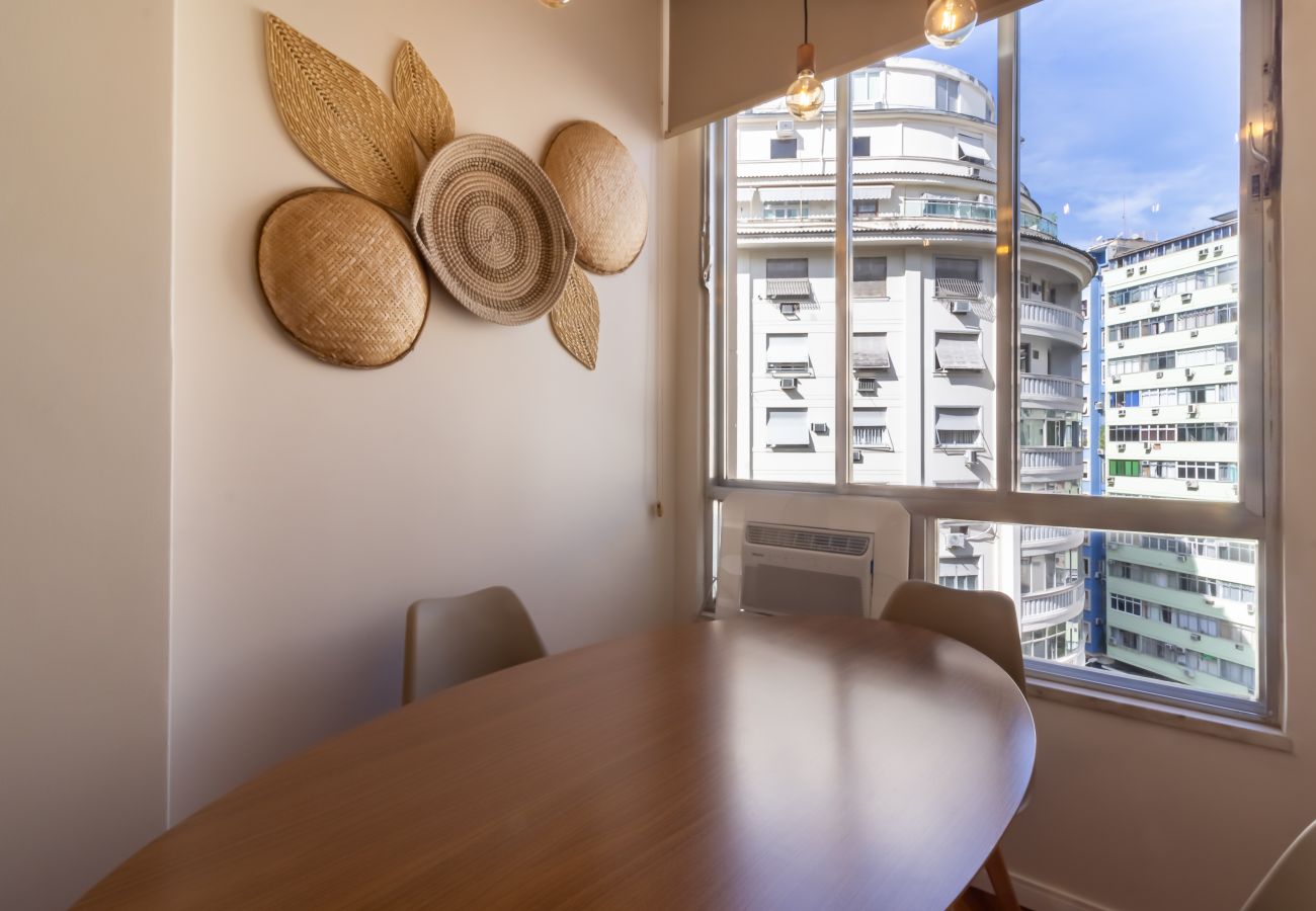 Apartment in Rio de Janeiro - Copacabana Refuge Near the Beach | I801
