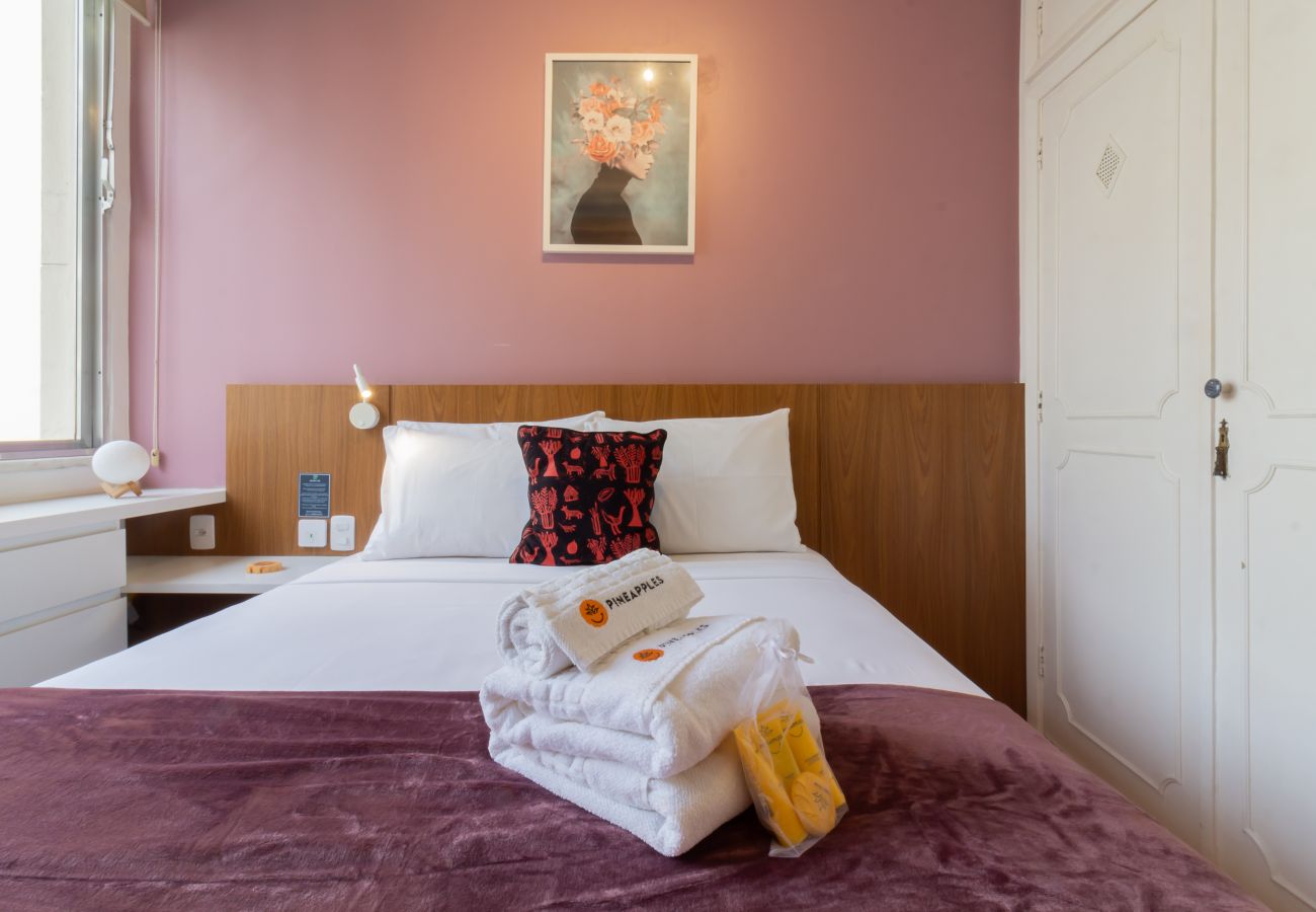 Apartment in Rio de Janeiro - Copacabana Refuge Near the Beach | I801