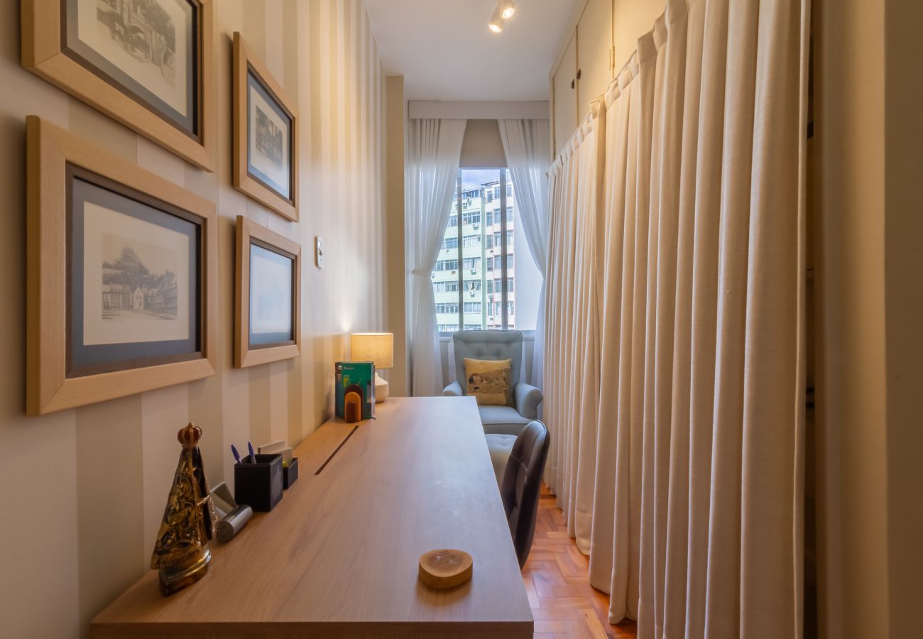 Apartment in Rio de Janeiro - Copacabana Refuge Near the Beach | I801