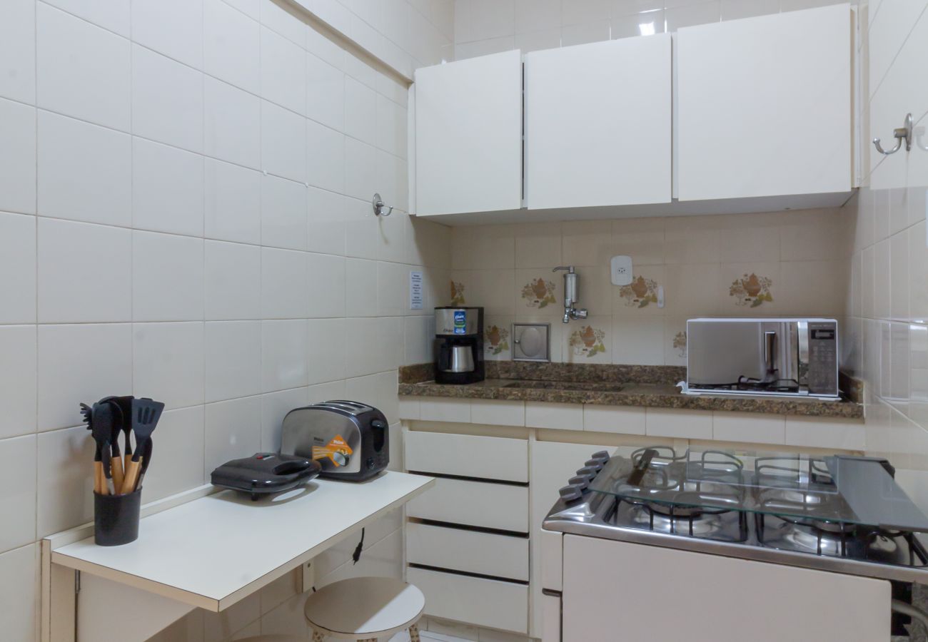 Apartment in Rio de Janeiro - 5 minutes from Copacabana beach | BI404