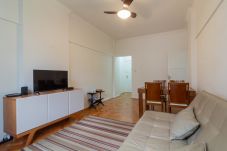 Apartment in Rio de Janeiro - 5 minutes from Copacabana beach | BI404