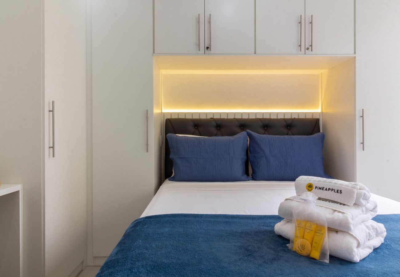 Apartment in Rio de Janeiro - Just a few steps from Copacabana Beach | PF512