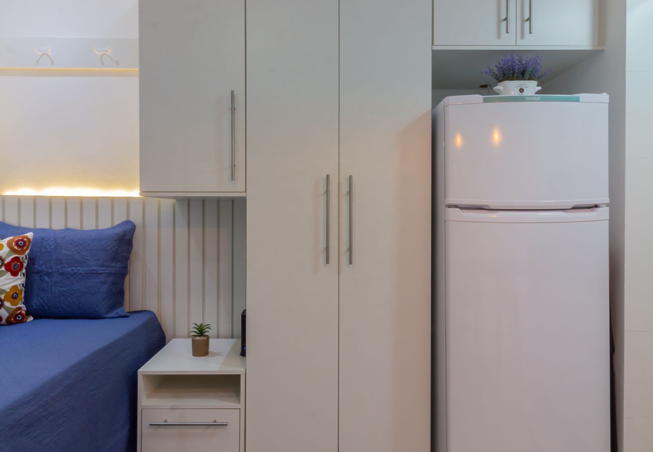 Apartment in Rio de Janeiro - Just a few steps from Copacabana Beach | PF512