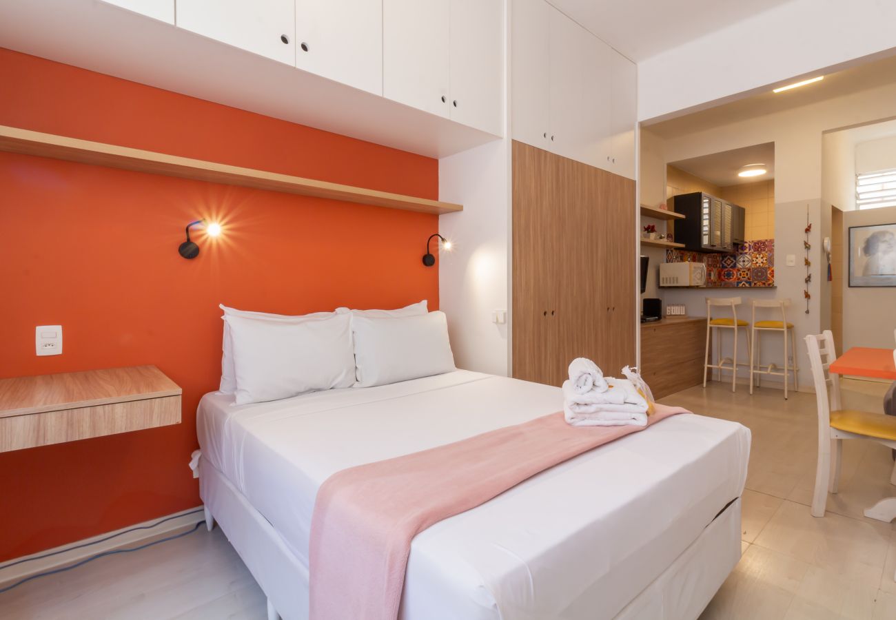 Apartment in Rio de Janeiro - 10 minutes from Copacabana Beach | RC305