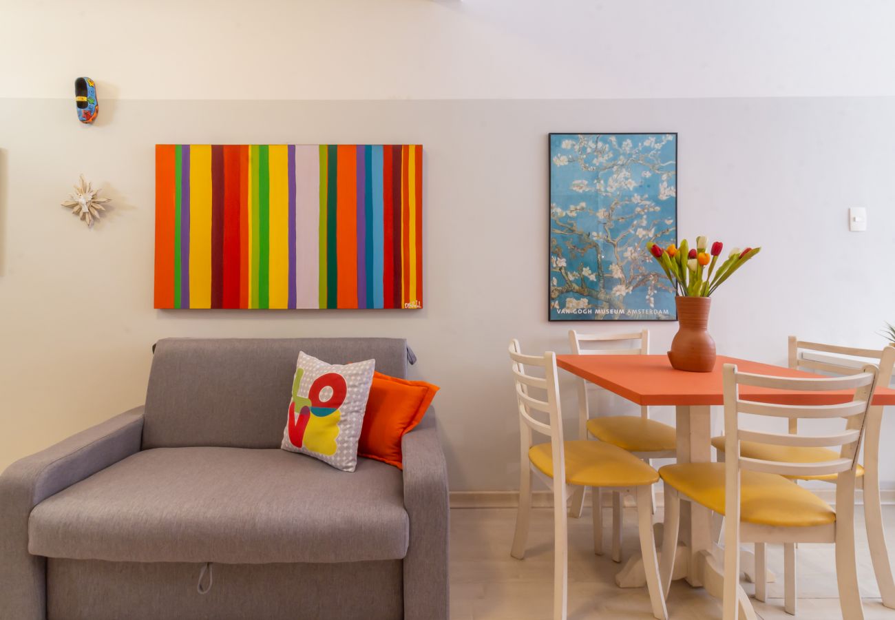 Apartment in Rio de Janeiro - 10 minutes from Copacabana Beach | RC305