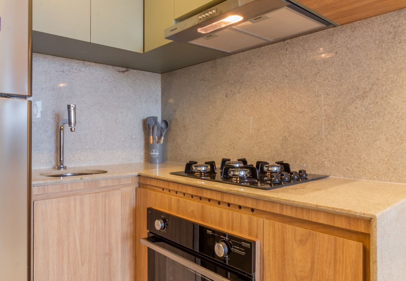 Apartment in Rio de Janeiro - Just a few steps from Copacabana Beach | AB605