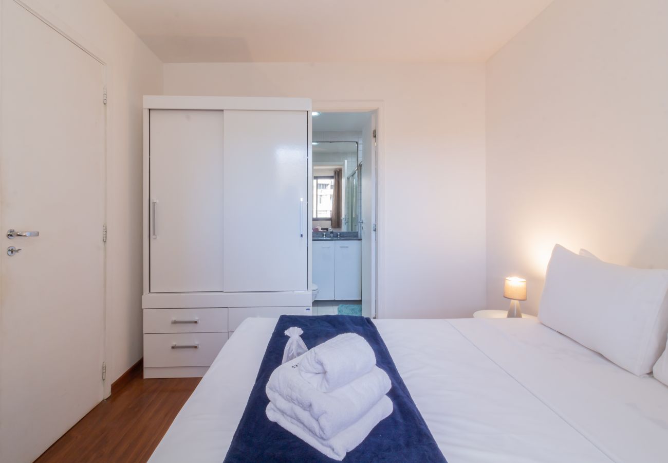 Apartment in Rio de Janeiro - 12 minutes from Copacabana Beach | PL708