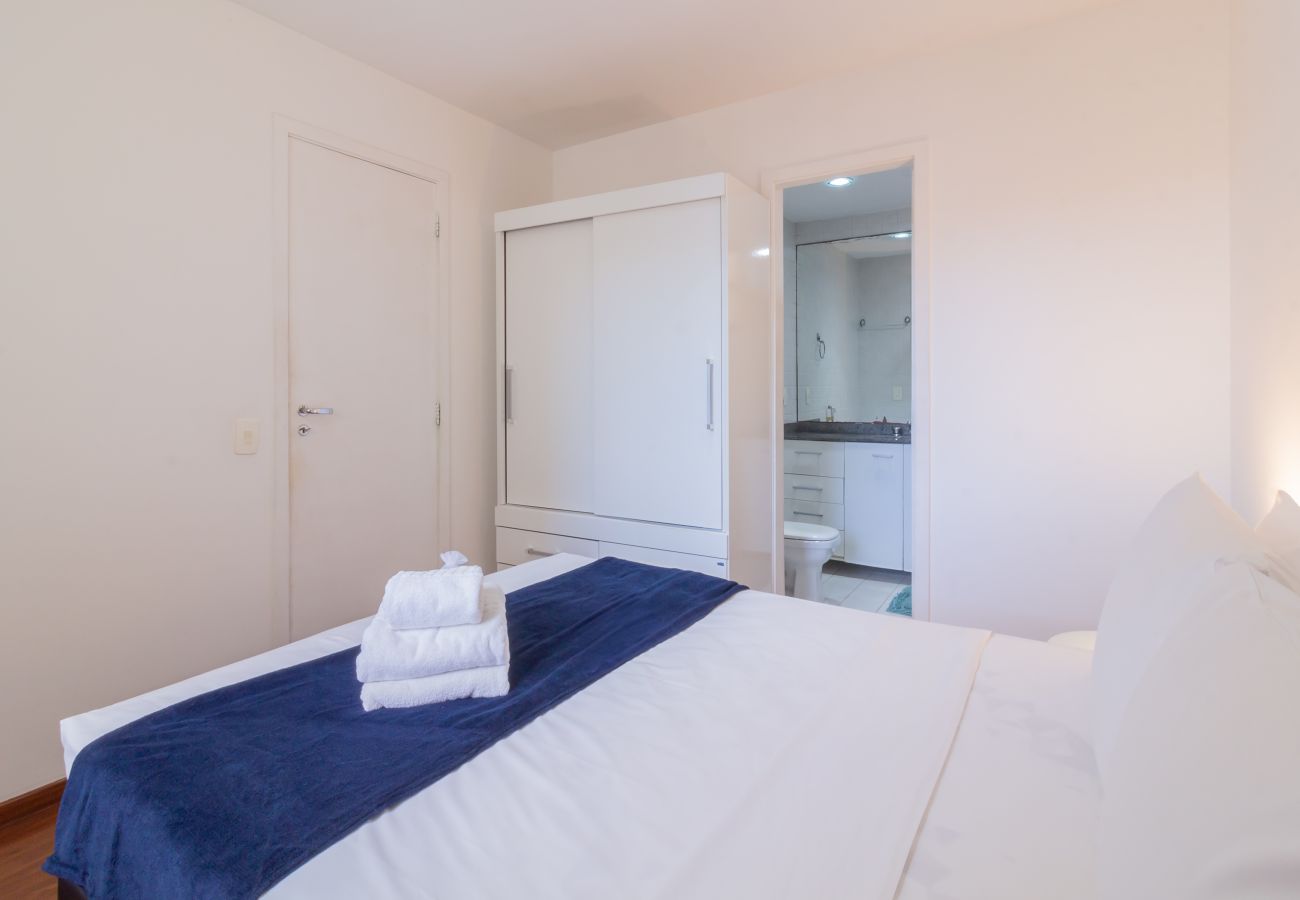 Apartment in Rio de Janeiro - 12 minutes from Copacabana Beach | PL708