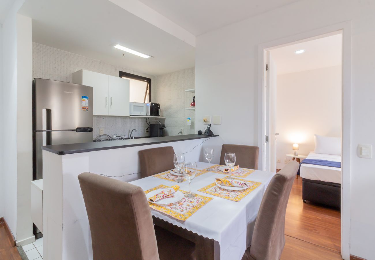 Apartment in Rio de Janeiro - 12 minutes from Copacabana Beach | PL708