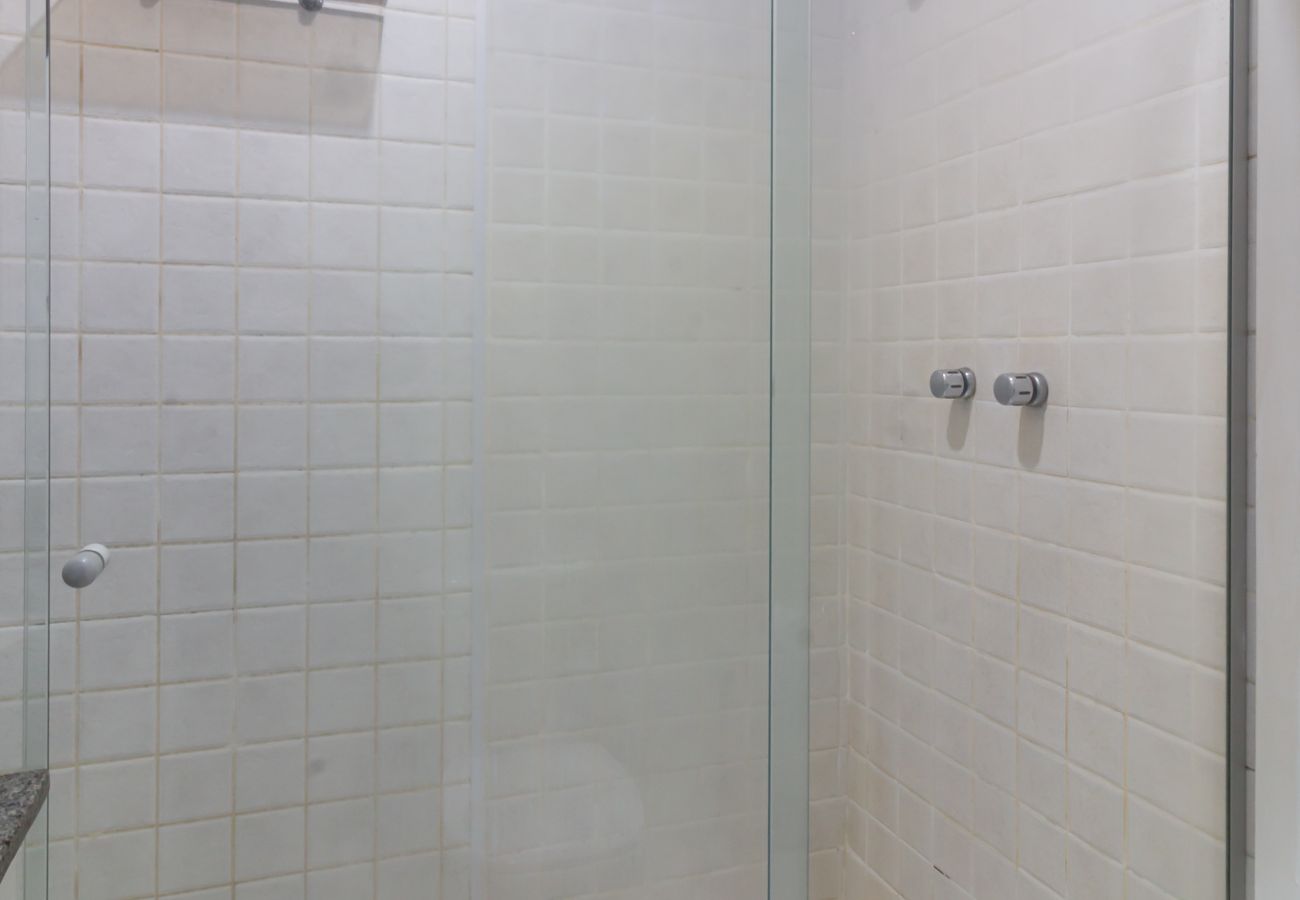 Apartment in Rio de Janeiro - 12 minutes from Copacabana Beach | PL708