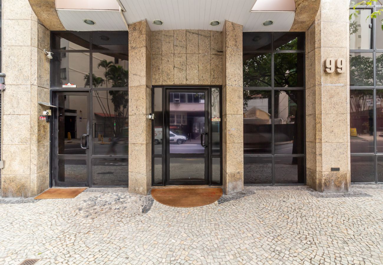 Apartment in Rio de Janeiro - 12 minutes from Copacabana Beach | PL708