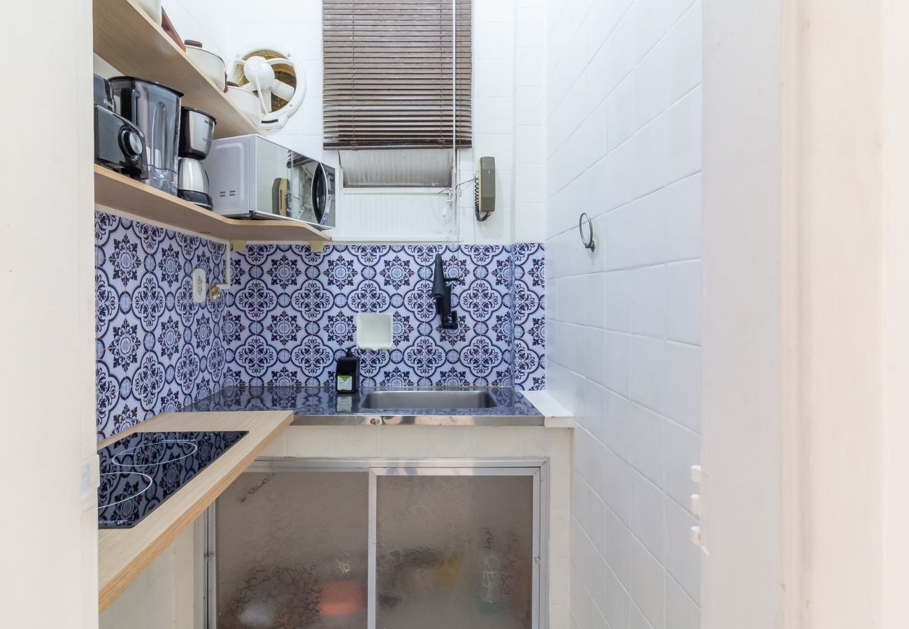 Studio in Rio de Janeiro - Cozy 6 minutes from Copacabana Beach | BR710