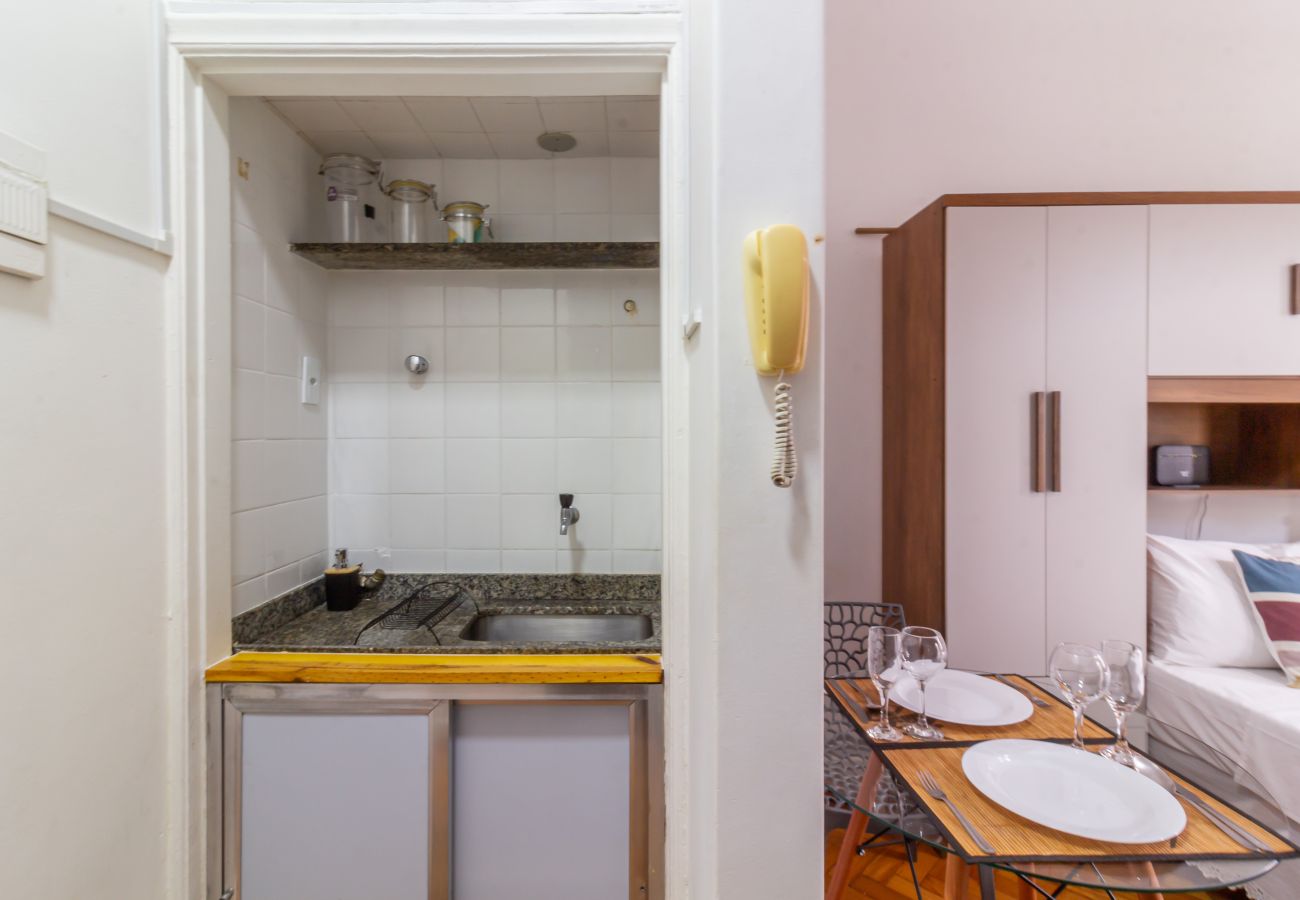 Studio in Rio de Janeiro - 5 minutes from Copacabana Beach | BR902