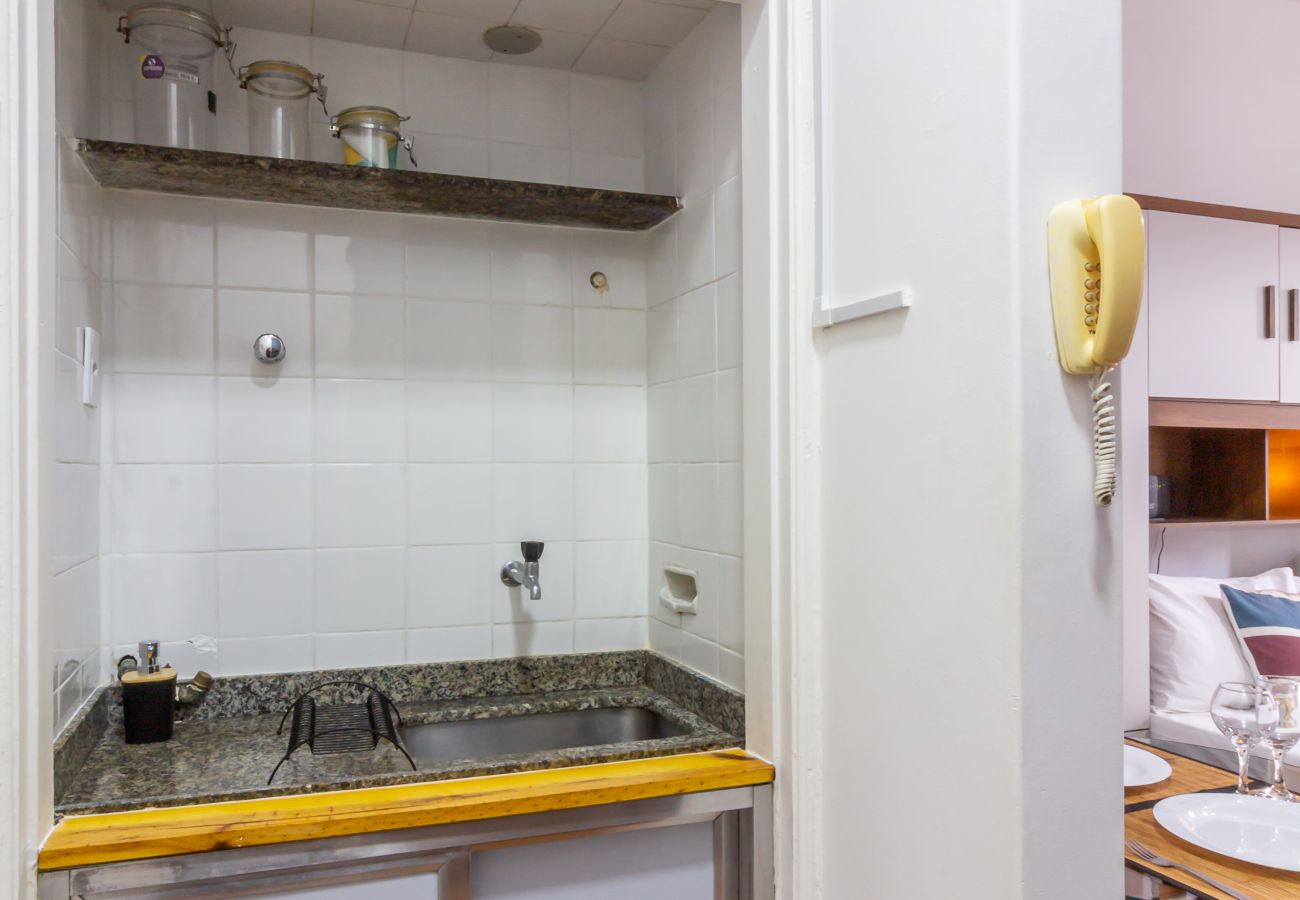 Studio in Rio de Janeiro - 5 minutes from Copacabana Beach | BR902