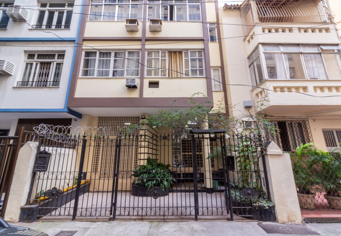 Apartment in Rio de Janeiro - 14 minutes from Copacabana Beach | FO801