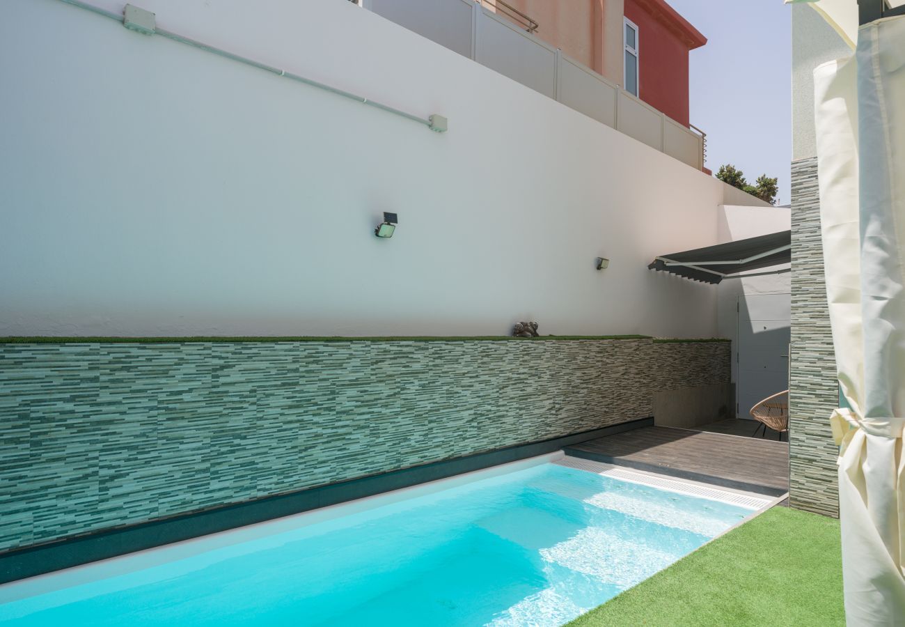 Terraced House in Telde - Townhouse in Telde with pool and sea views