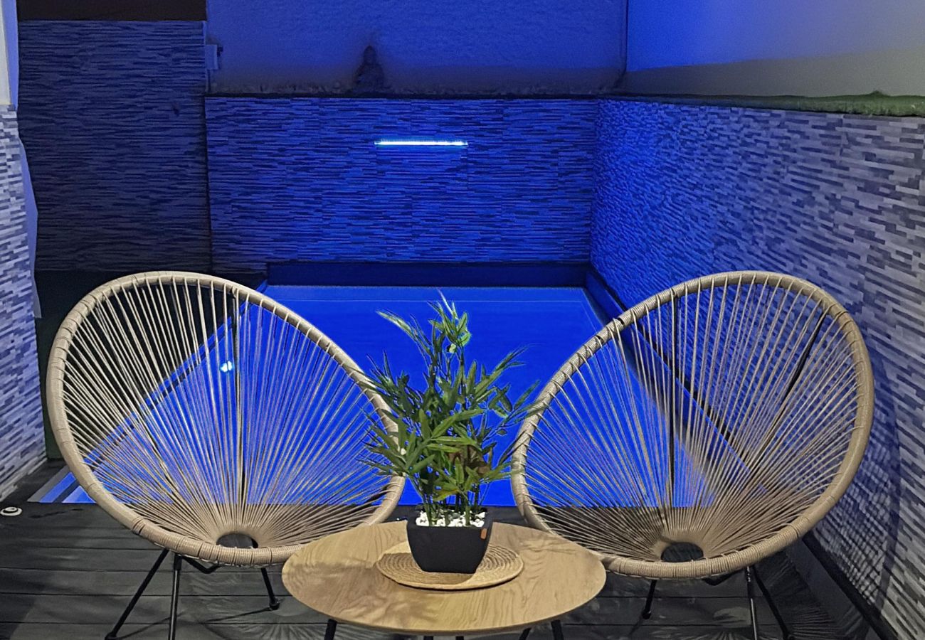 Terraced House in Telde - Townhouse in Telde with pool and sea views