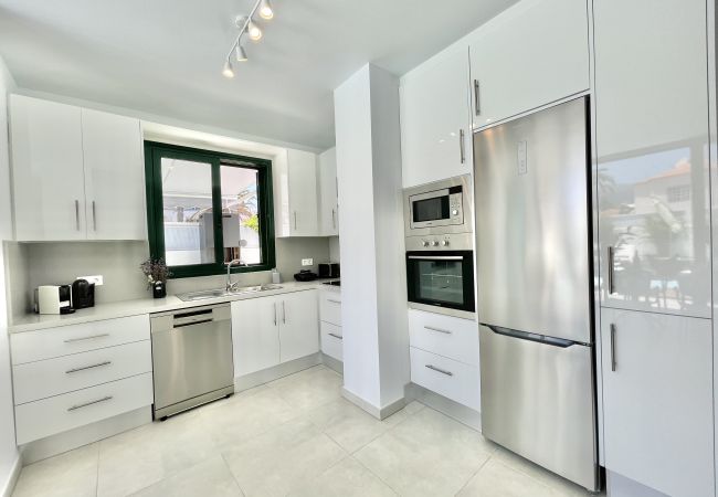 Apartment in Guía de Isora - Luxurious Apartment in Guía de Isora with Pool and Barbecue Apartment in Guía de Isora - Luxurious Apartment in Guía de Isora with Pool and Barbecue