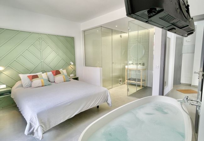 Apartment in Guía de Isora - Luxurious Apartment in Guía de Isora with Pool and Barbecue Apartment in Guía de Isora - Luxurious Apartment in Guía de Isora with Pool and Barbecue