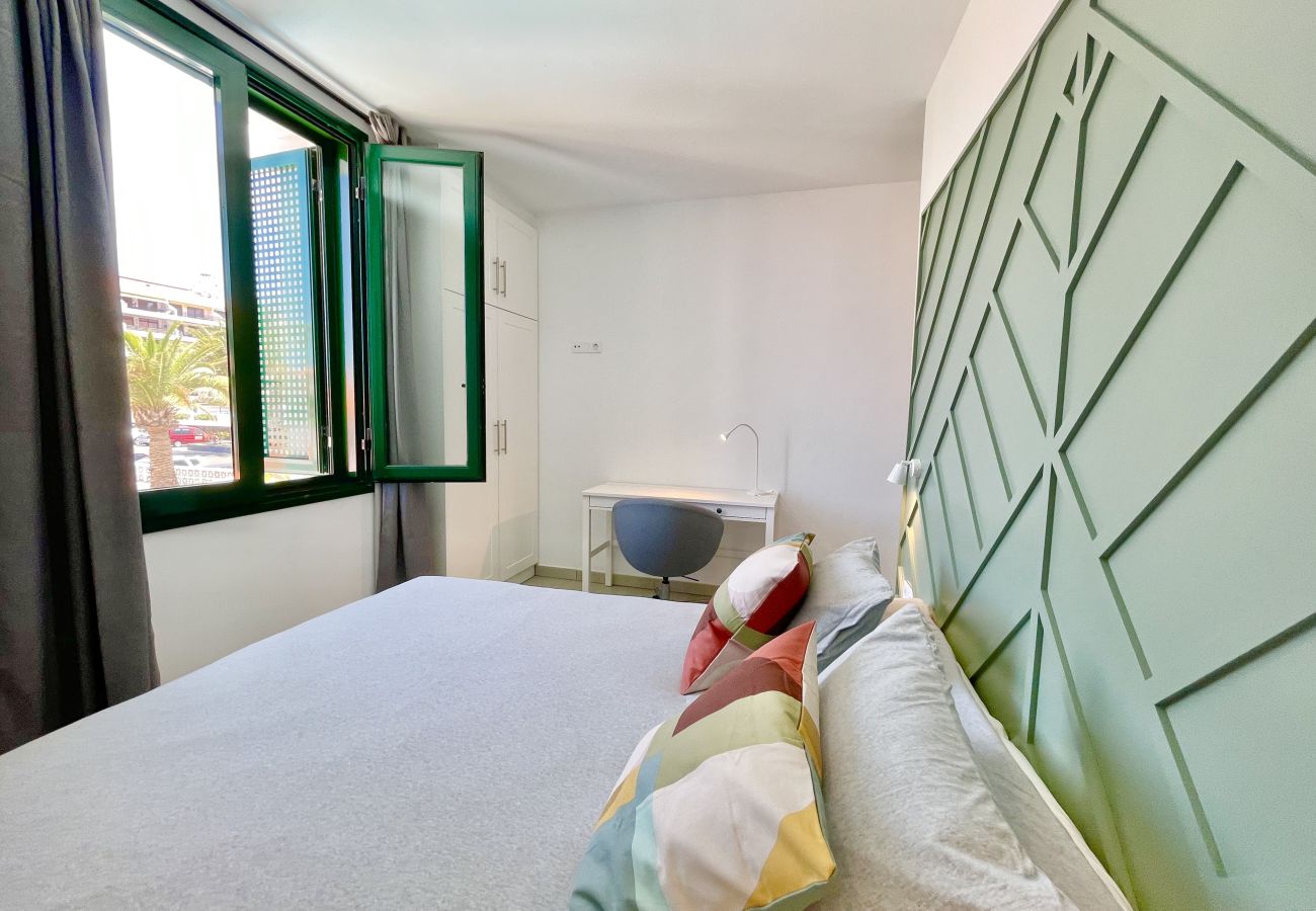 House in Guía de Isora - TauchoLux with Pool and Barbecue