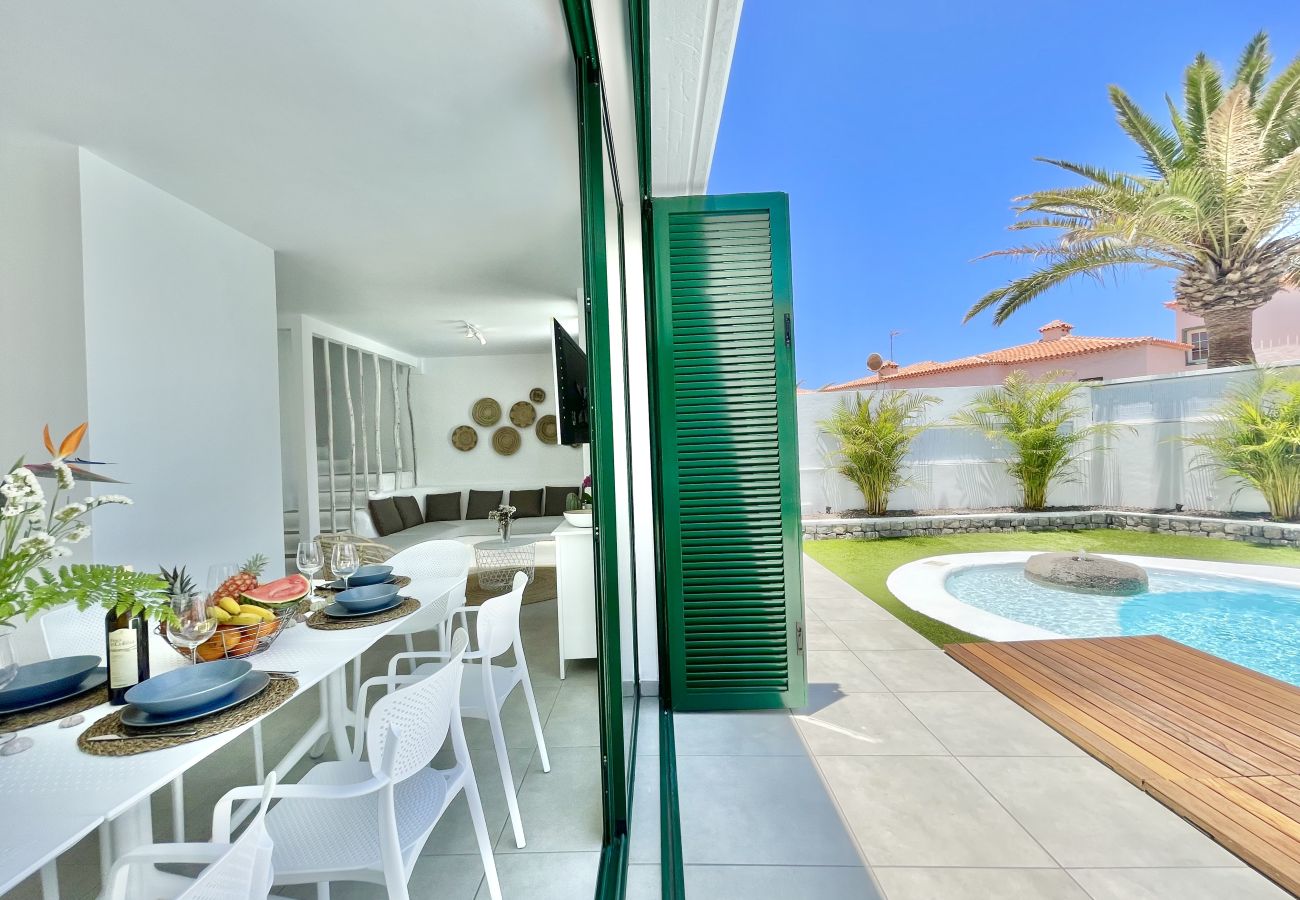 House in Guía de Isora - TauchoLux with Pool and Barbecue