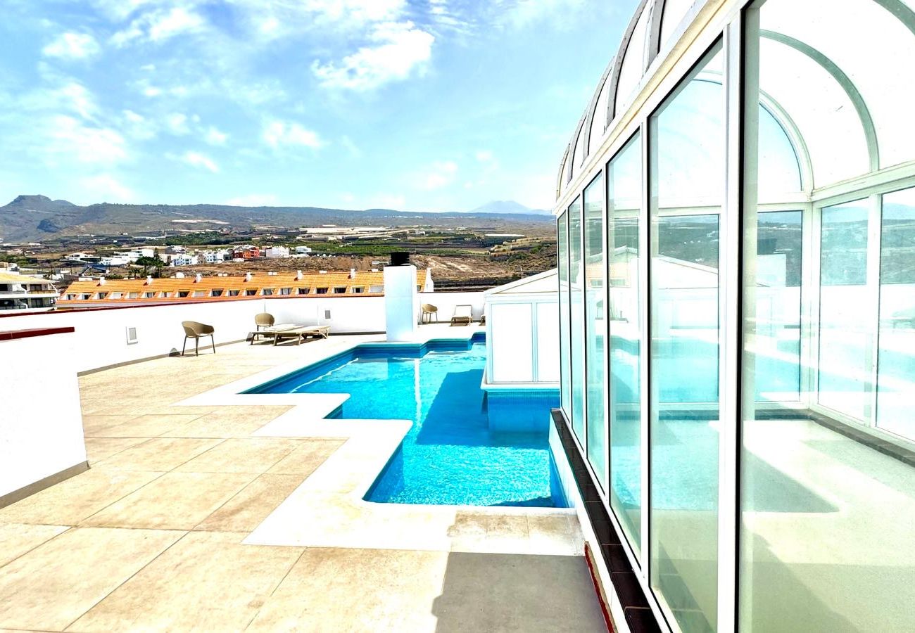 Apartment in Guía de Isora - Relax & Unwind in Sunny Guía de Isora