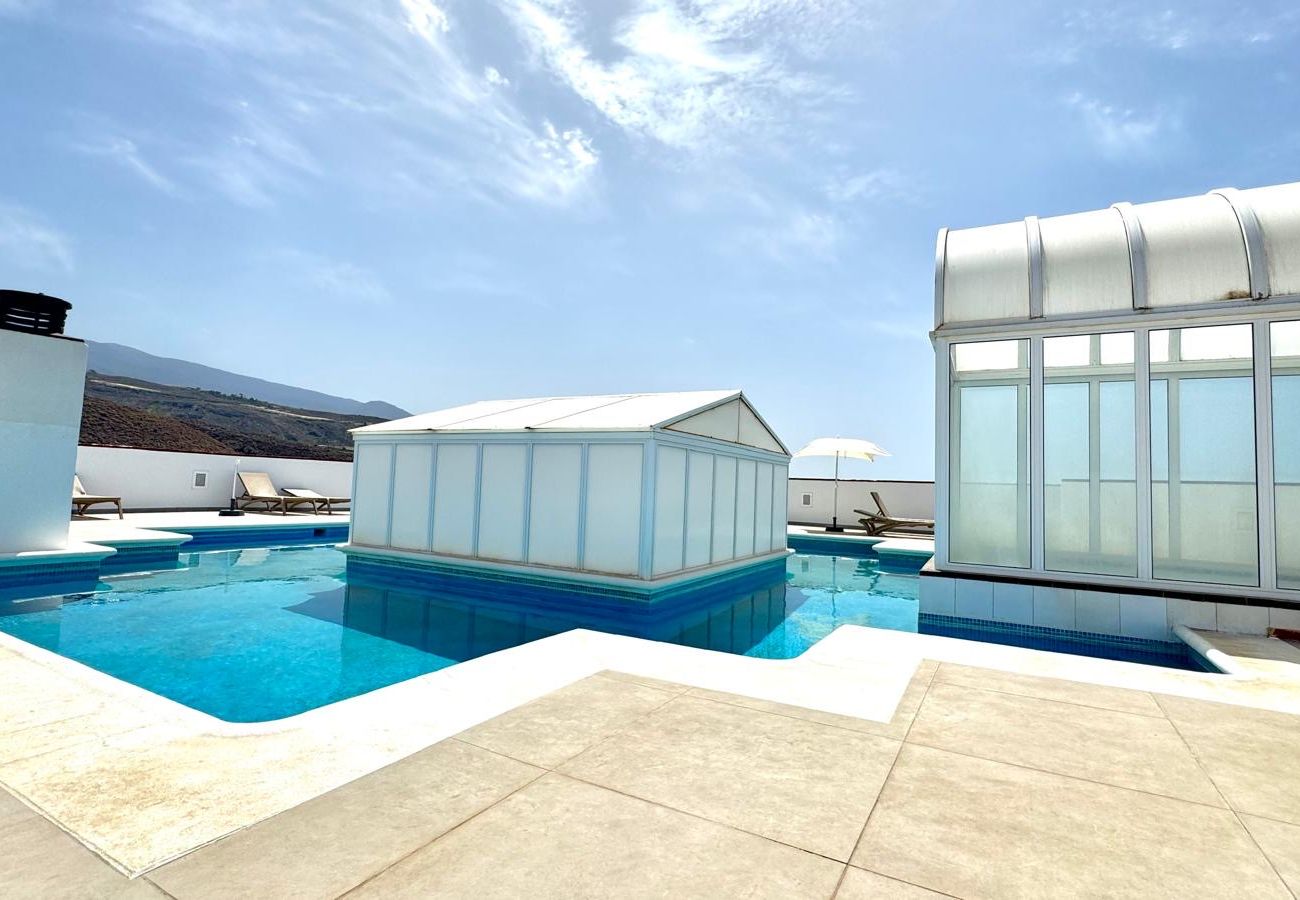 Apartment in Guía de Isora - Relax & Unwind in Sunny Guía de Isora